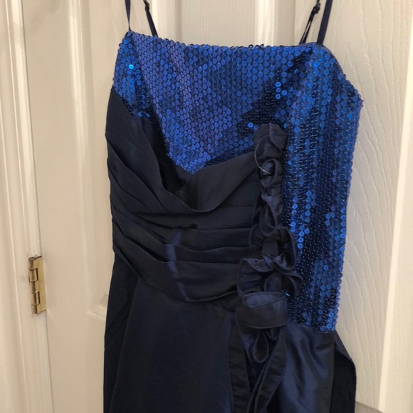 Formal dress - Picture 2 of 2